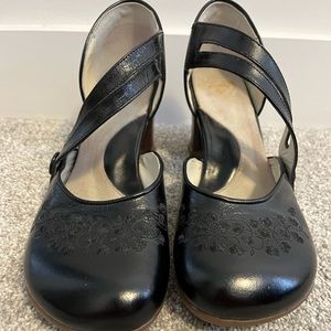 John Fluevog Operetta, Viardotos, size 8.5, solid black.